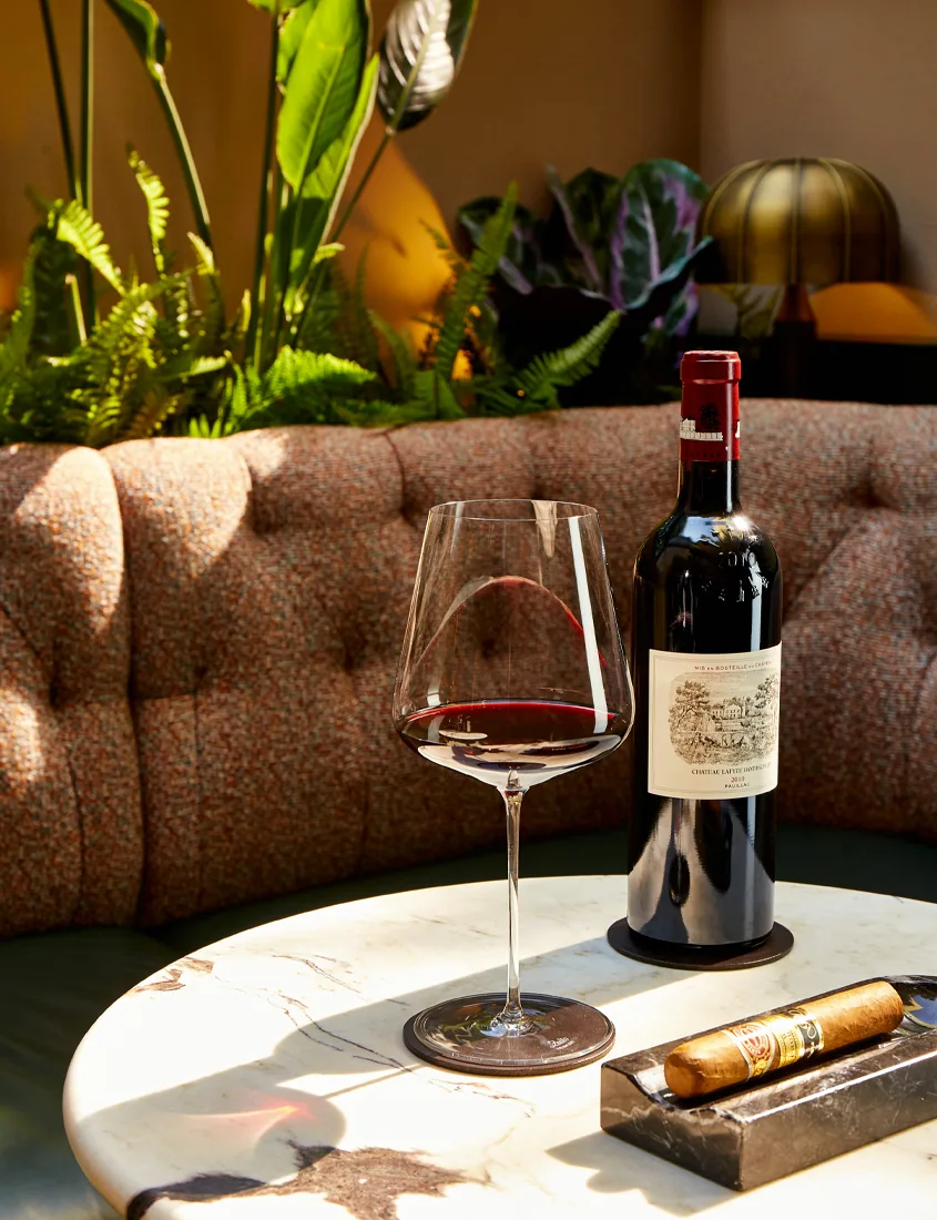 Oscuro wine and cigars